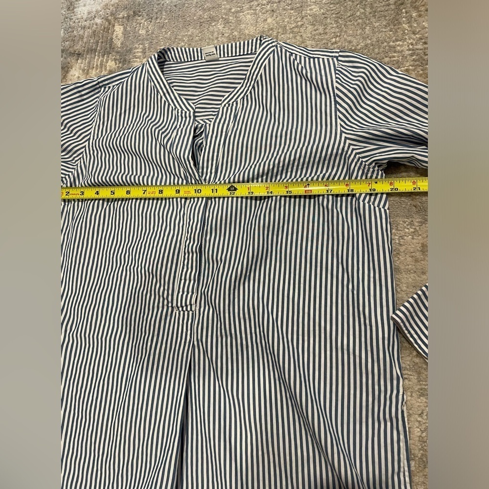 Old Navy Women’s Blouse Blue White Stripe Button Woven Tunic Size Medium - Picture 9 of 10